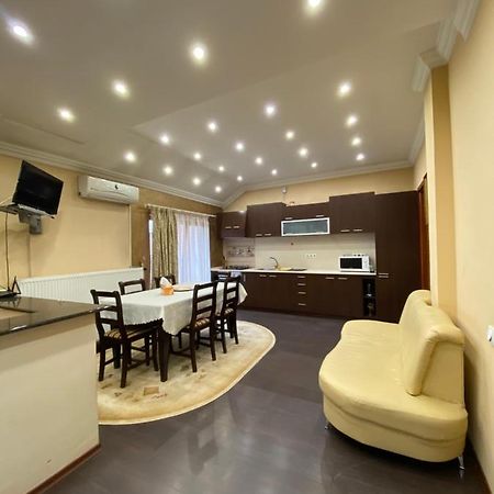 Ferienwohnung Central Apart Oradea Exterior foto